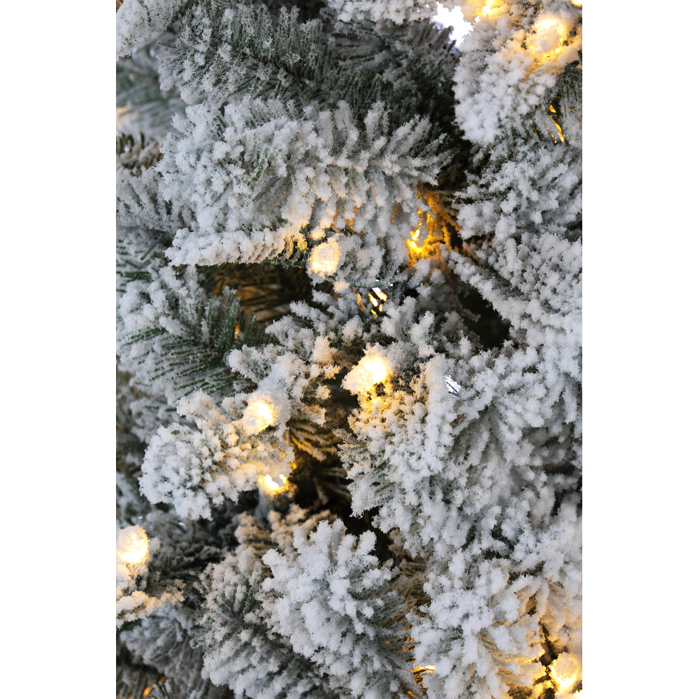 7.5FT SNOWCREST PENCIL PINE LED CLOSEUP